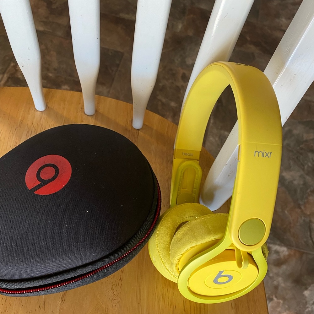Beats by Dr Dre, Mixr, Yellow